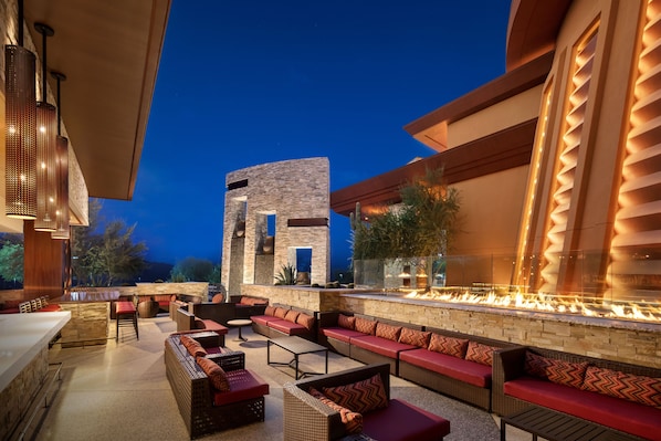 3 bars/lounges - Gila River Resorts & Casinos – Vee Quiva (Laveen)