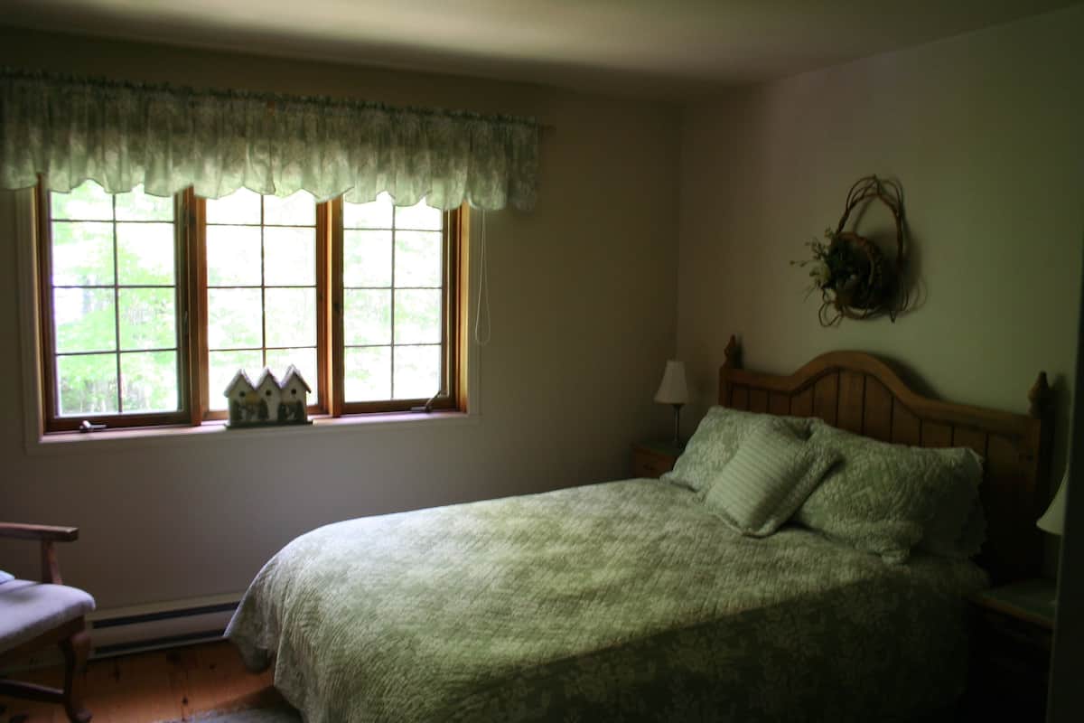 Habitación superior, 1 cama Queen size | Sábanas de algodón egipcio y ropa de cama de alta calidad