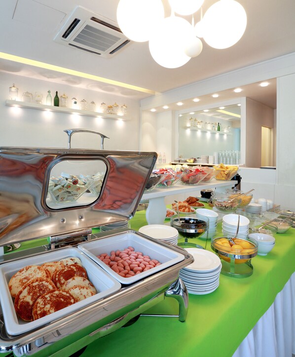 Daily buffet breakfast (EUR 8 per person) - Hotel La Torretta (Bollate)
