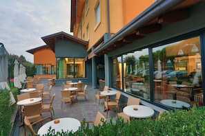 Terrace/patio - Hotel La Torretta (Bollate)