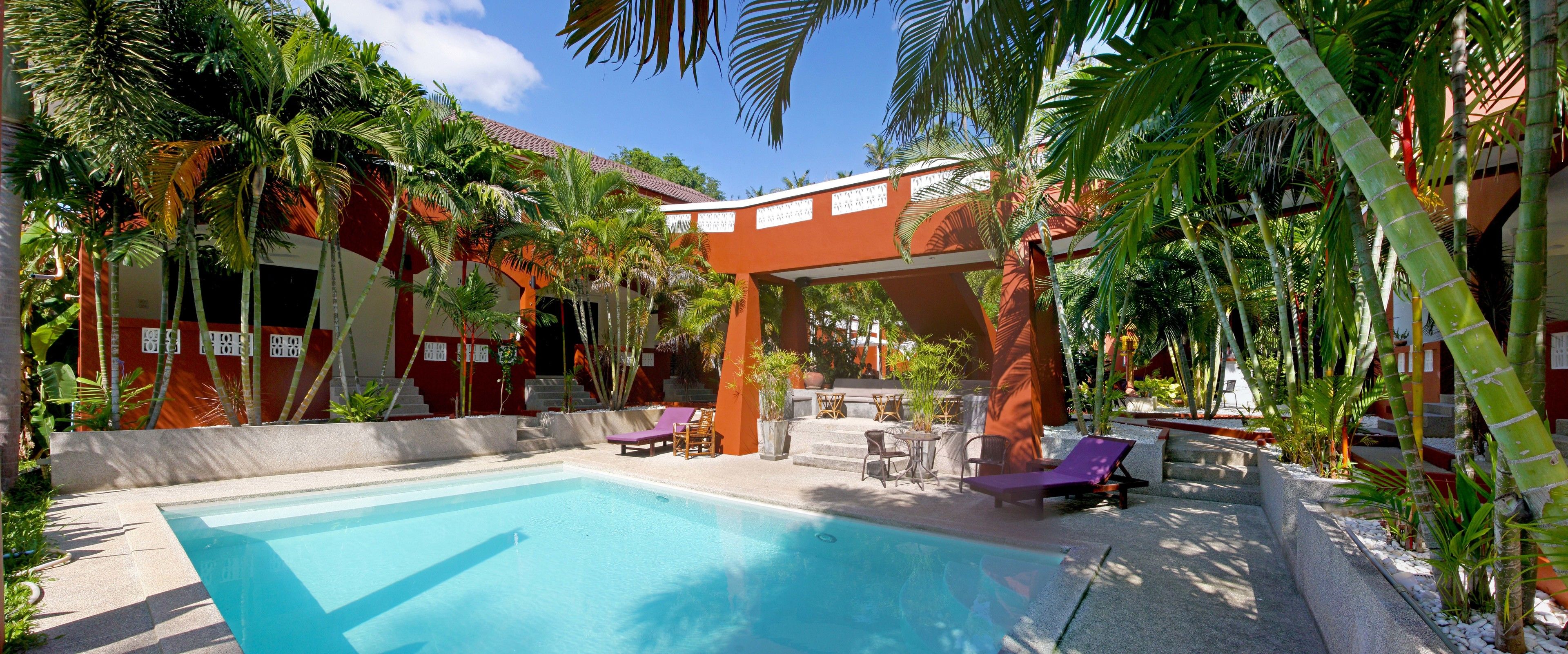 Außenpool, Liegestühle