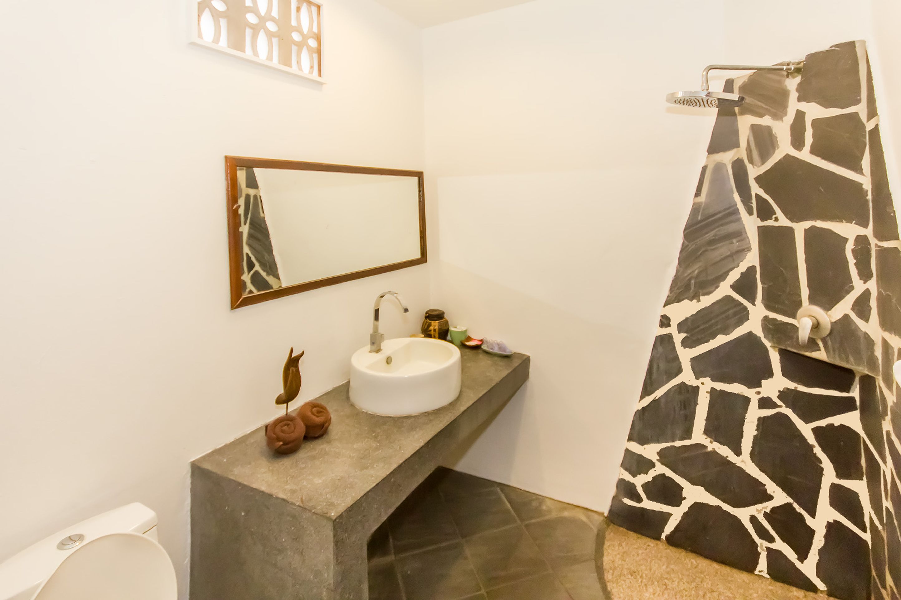 prestige | bathroom | shower, free toiletries, hair dryer, towels