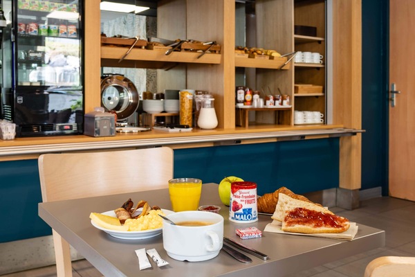 Daily buffet breakfast for a fee