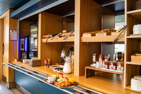 Daily buffet breakfast for a fee