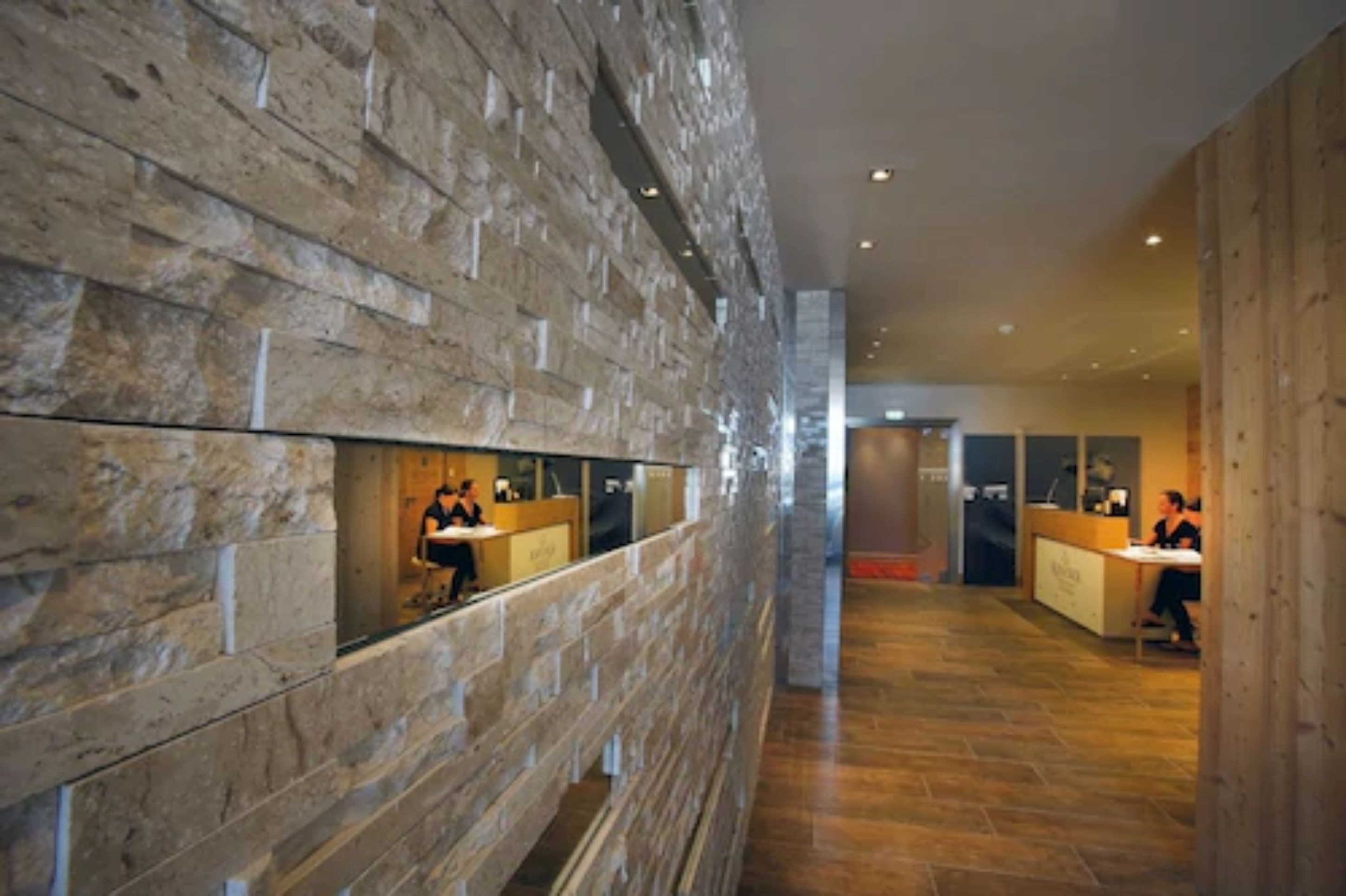 couples treatment room(s), sauna, hot tub, turkish bath/hammam