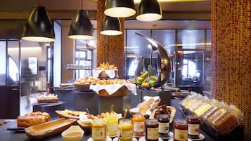 Petit déjeuner buffet compris tous les jours