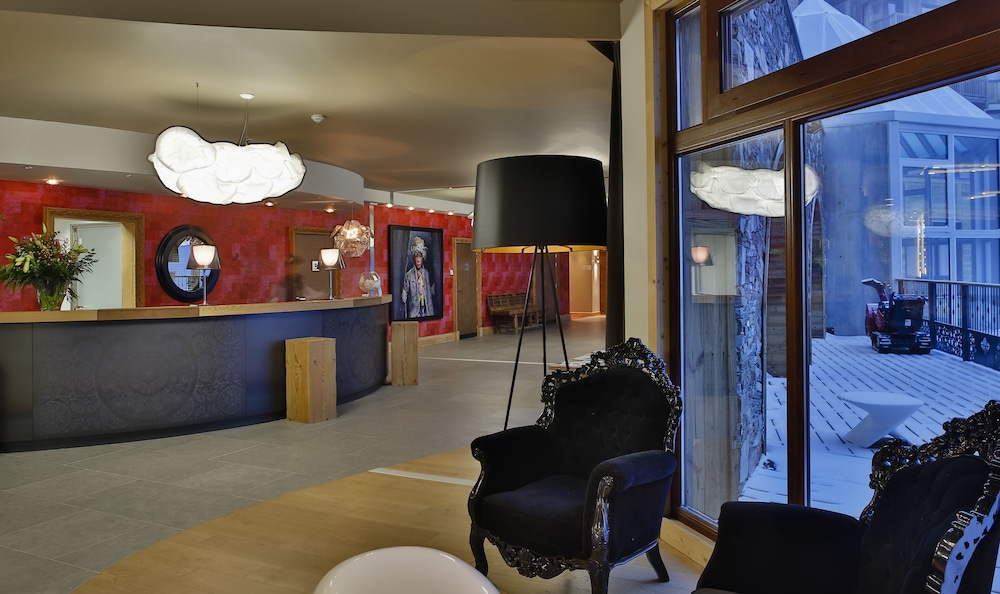 Hôtel Koh-I Nor by Les Etincelles by null