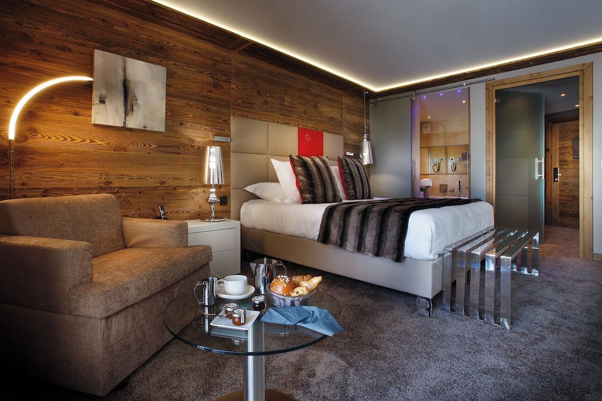 Ropa de cama de alta calidad y minibar