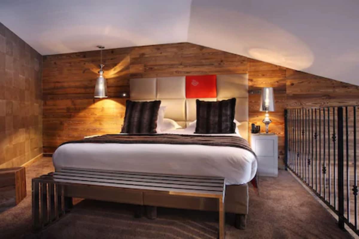 superior room, mountain view | 1 bedroom, premium bedding, minibar, in-room safe