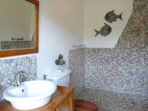 Double Room | Bathroom - Jacana Gardens Guest Lodge (Harare)