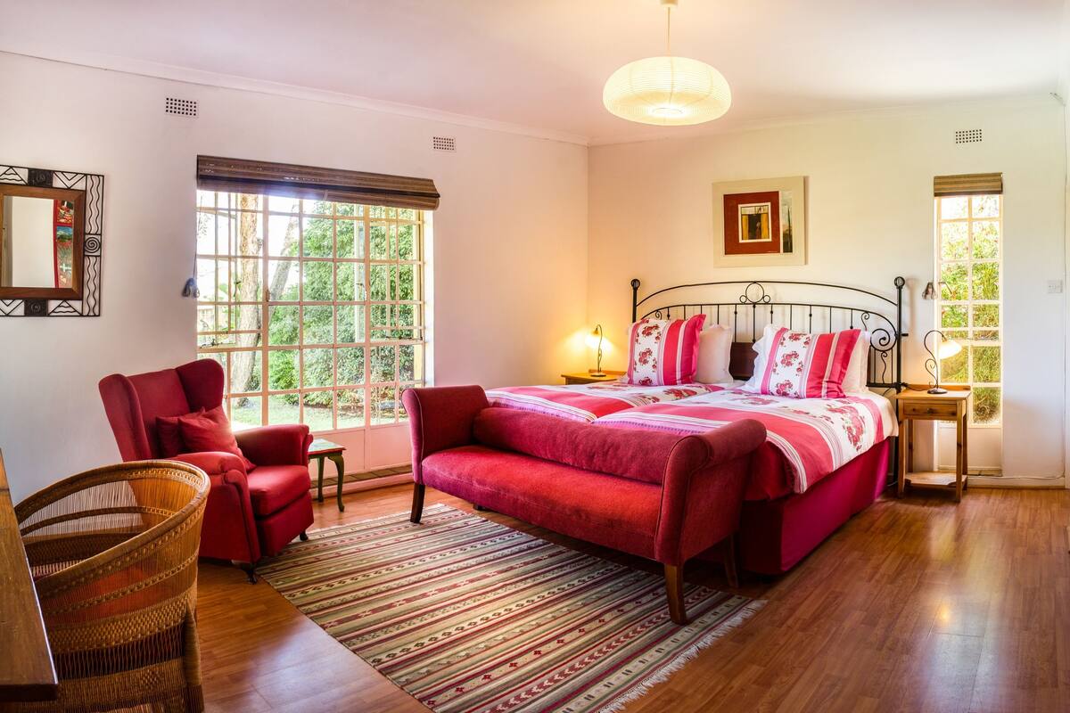 Double Room | Egyptian cotton sheets, premium bedding, in-room safe, desk