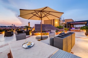 Food court - Navona Queen Rooftop (Rome)