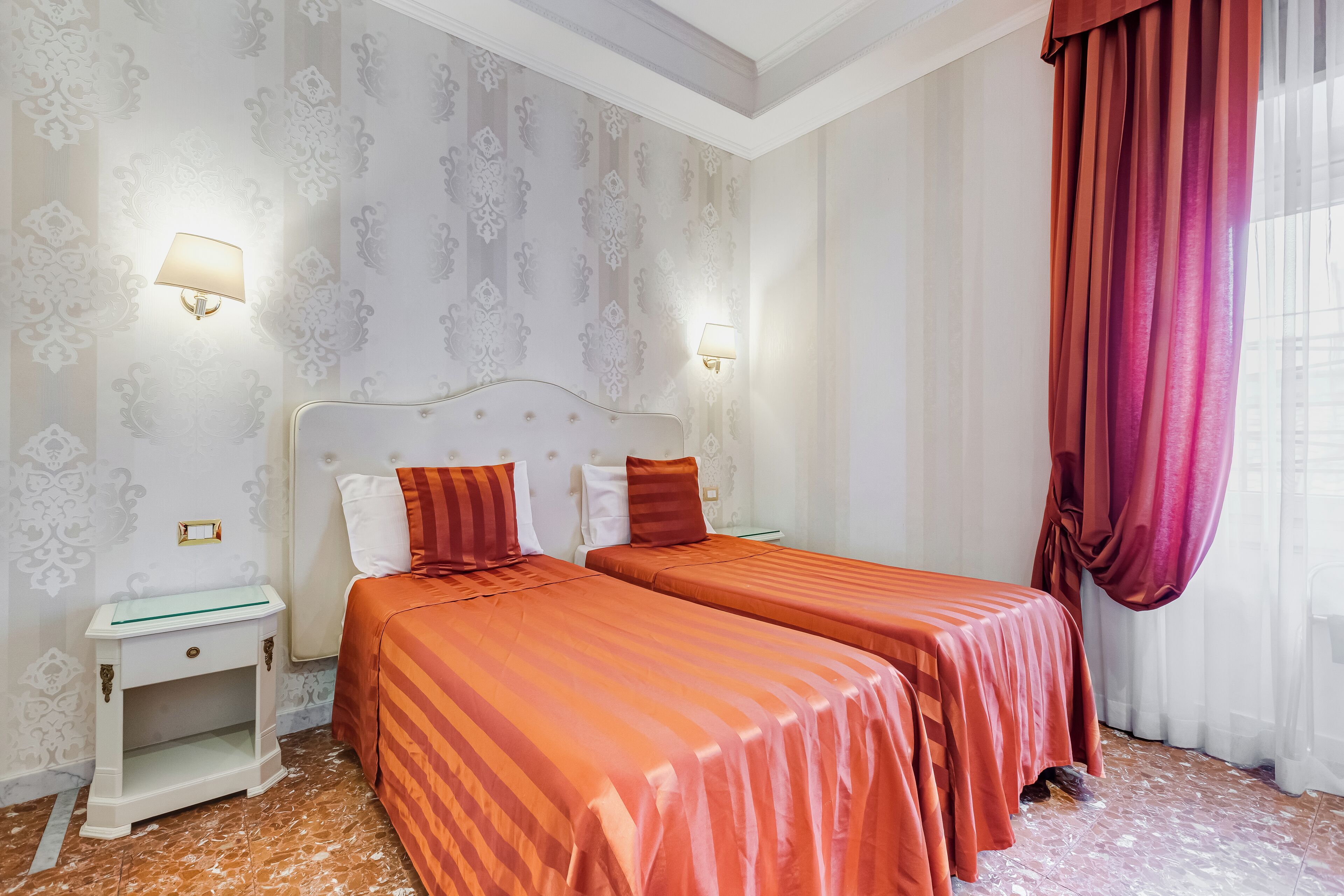 Phòng đôi hoặc 2 giường đơn phong cách cổ điển | Bộ trải giường bằng vải Frette của Ý, bộ đồ giường cao cấp 