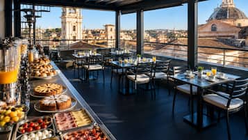 Tägliches Frühstücksbuffet gegen Gebühr