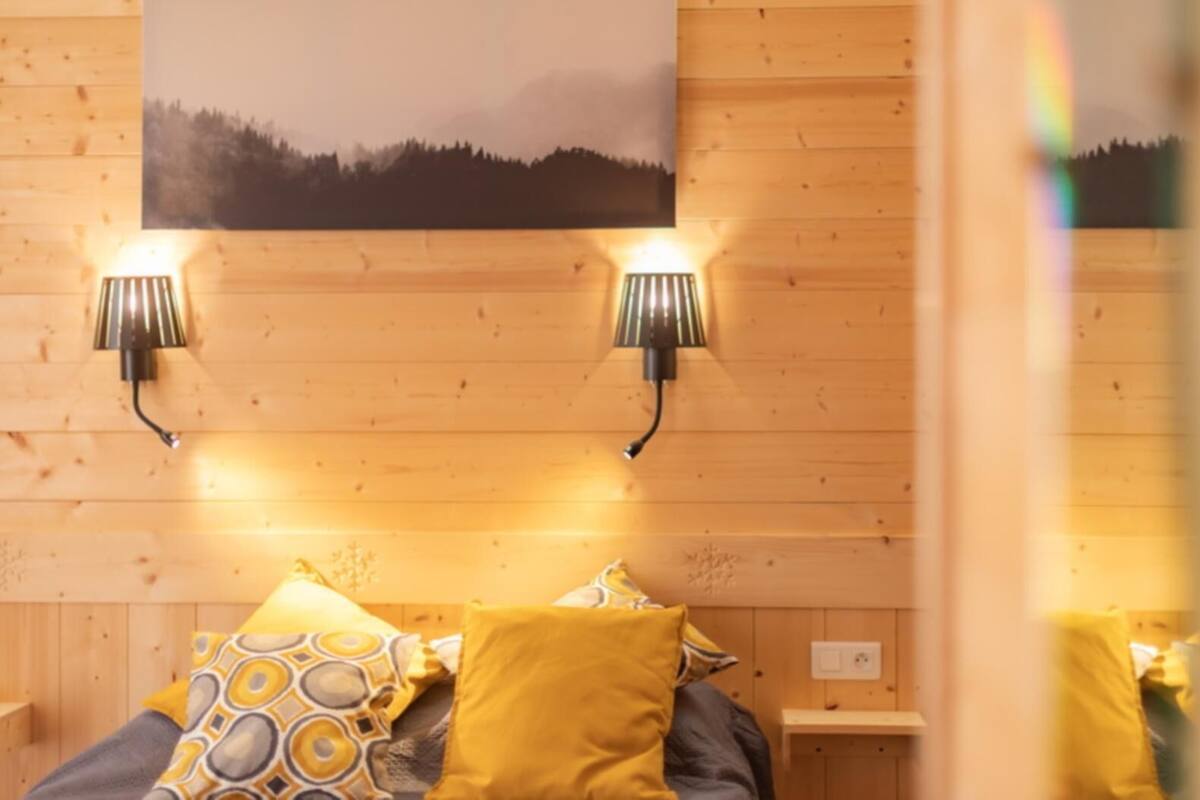 Triple Room Chalet Spirit with Cour view | Desk, soundproofing, cots/infant beds, free WiFi