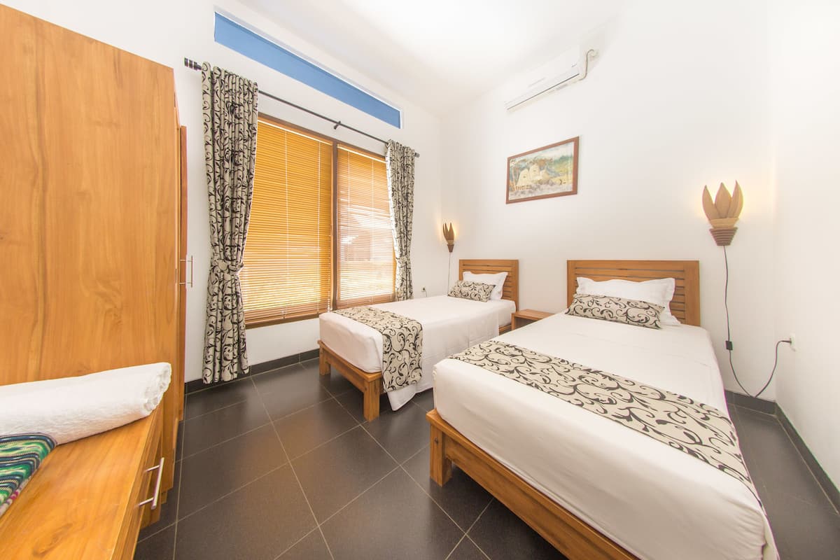 In-room safe, desk, blackout drapes, iron/ironing board