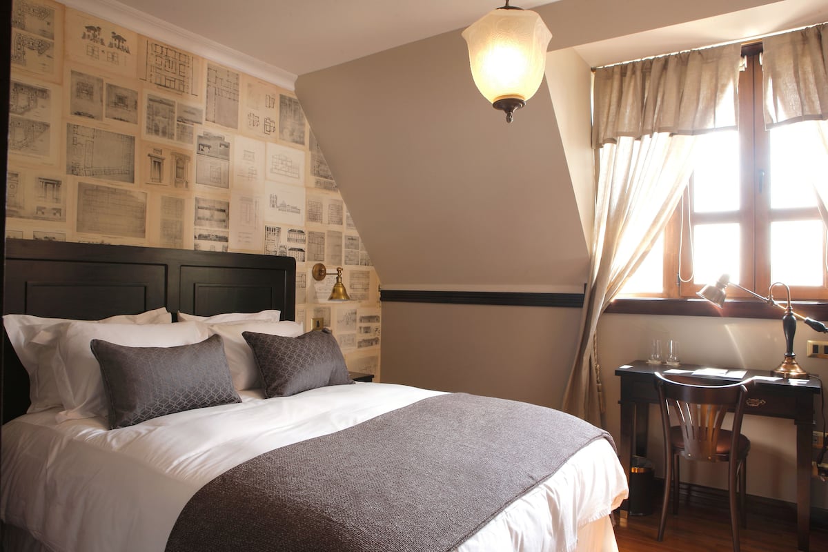 Classic Double Room, 1 Katil Ratu (Queen) | Cadar kapas Mesir, peralatan tempat tidur premium, gebar bulu kapas