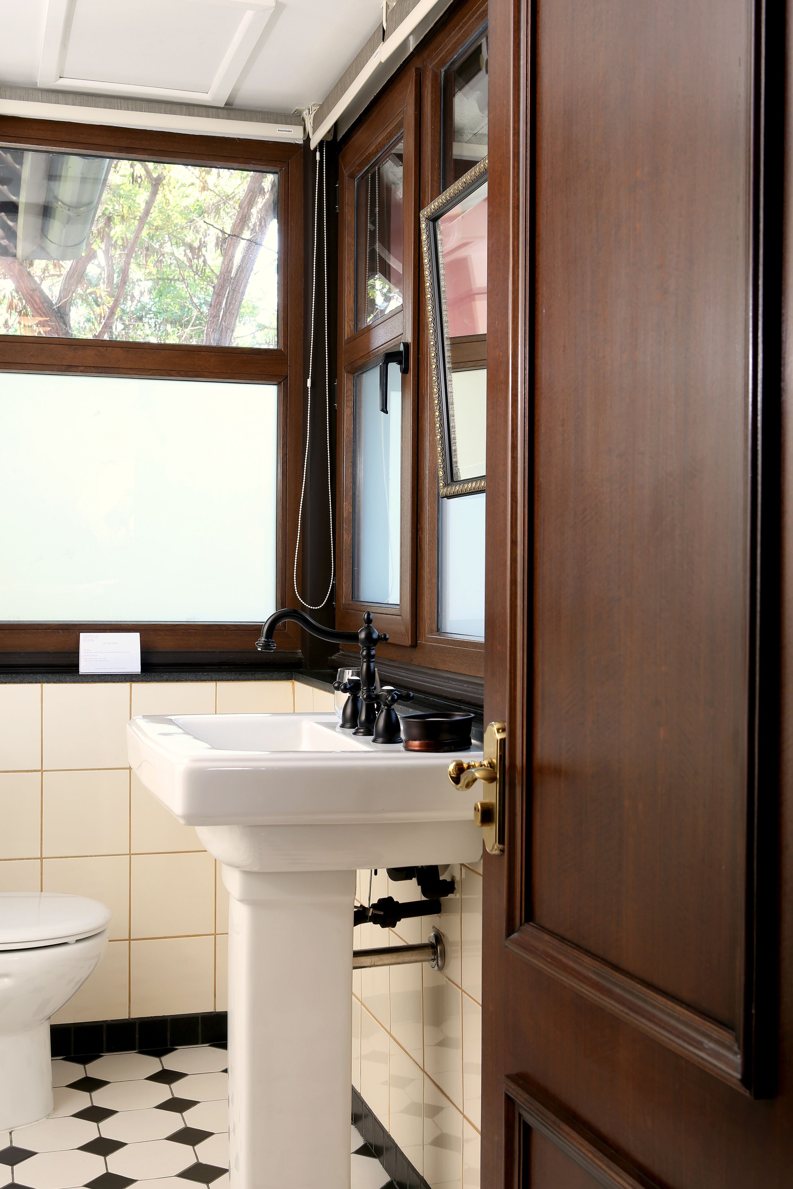 shower, rainfall showerhead, free toiletries, hair dryer