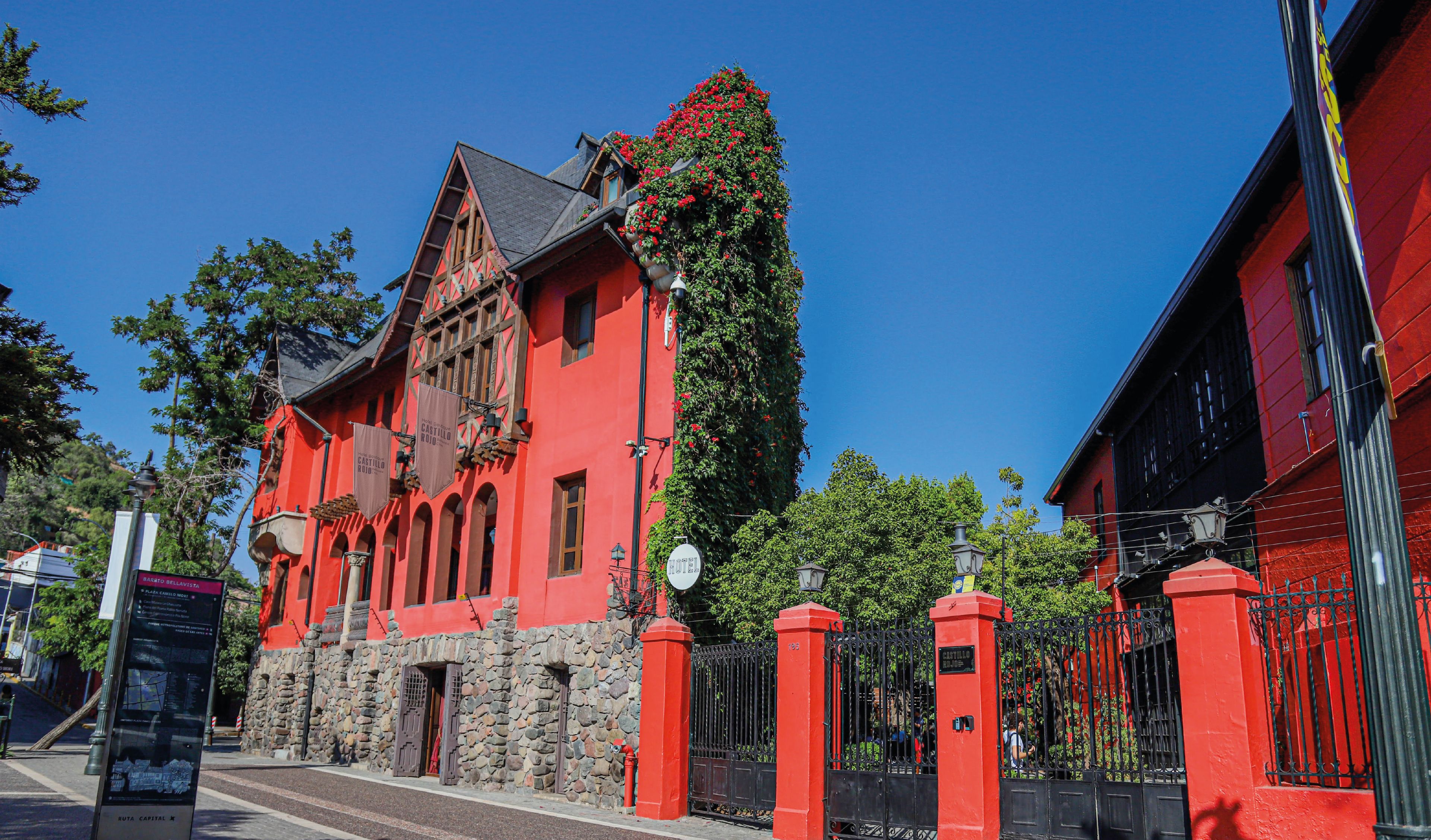 Fachada de la propiedad