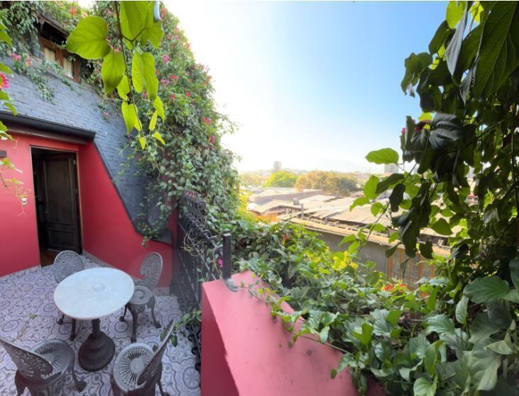 Suite, 1 cama King size, balcón | Sábanas de algodón egipcio, ropa de cama de alta calidad y edredón 