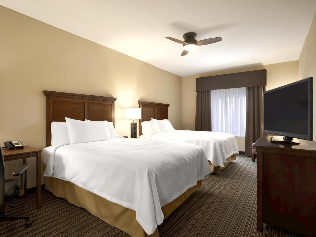 In-room safe, free WiFi, bed sheets
