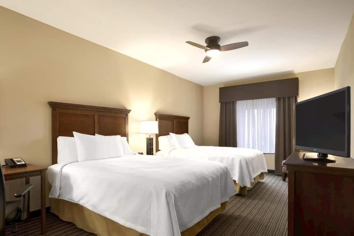 In-room safe, free WiFi, bed sheets