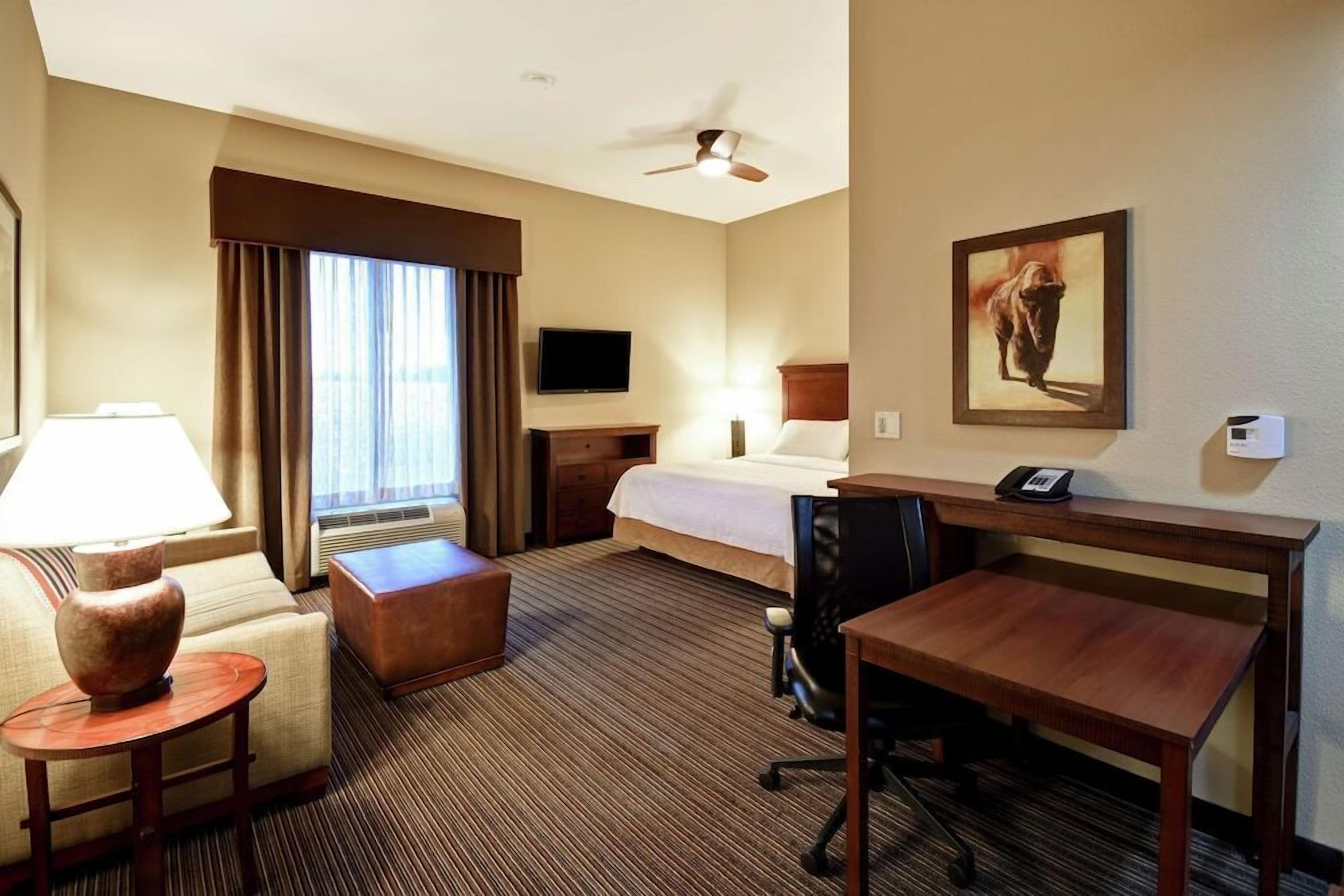 In-room safe, free WiFi, bed sheets