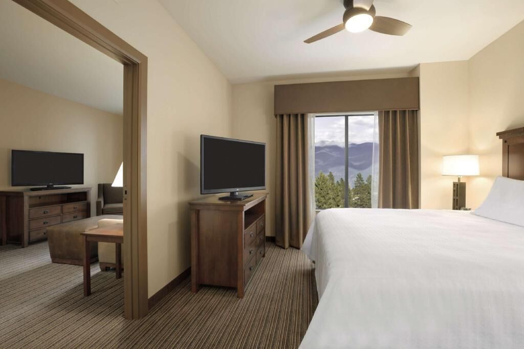 In-room safe, free WiFi, bed sheets
