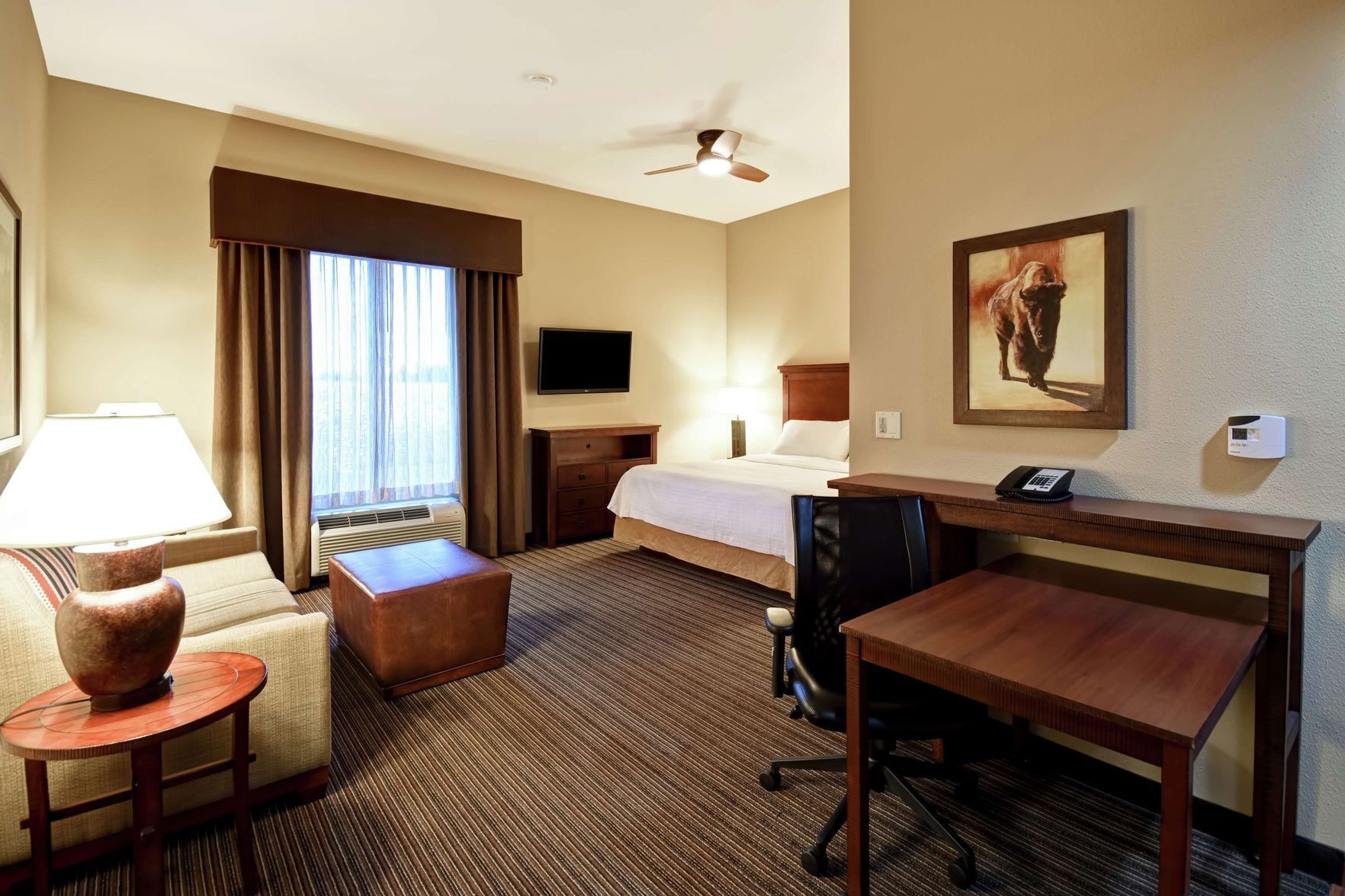 In-room safe, free WiFi, bed sheets