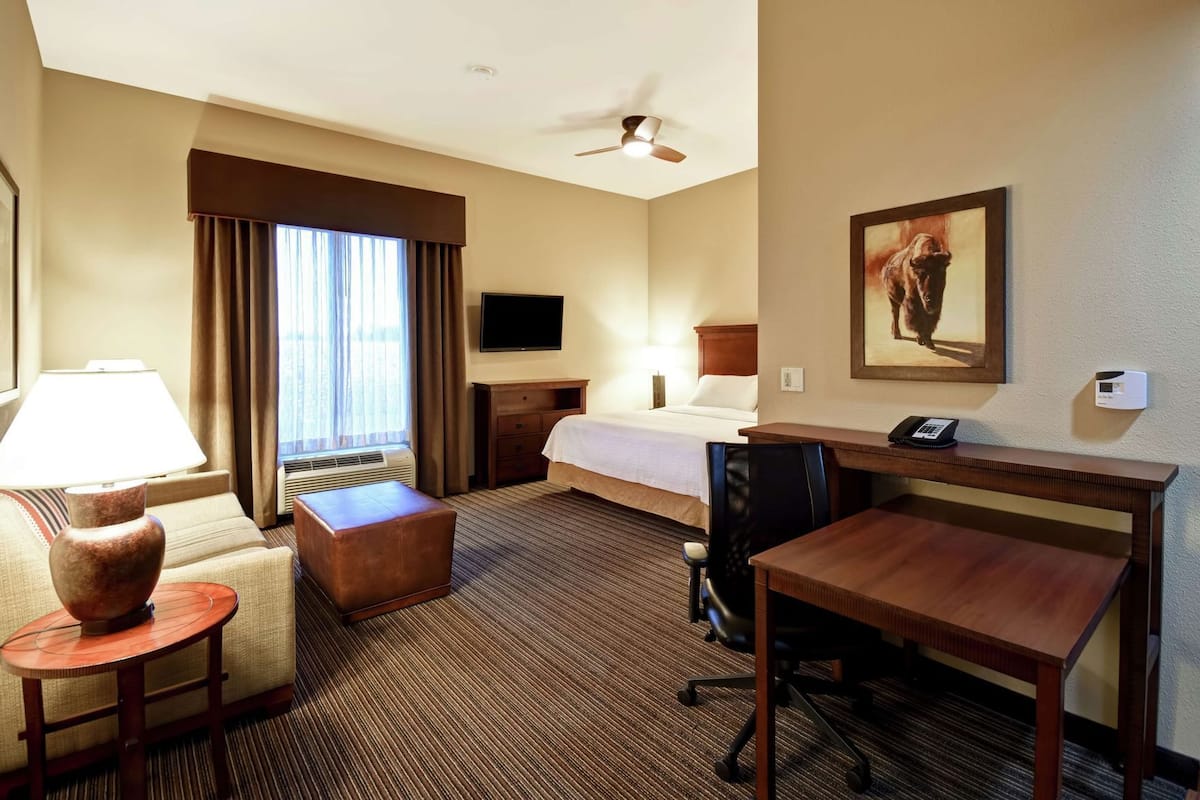 In-room safe, free WiFi, bed sheets