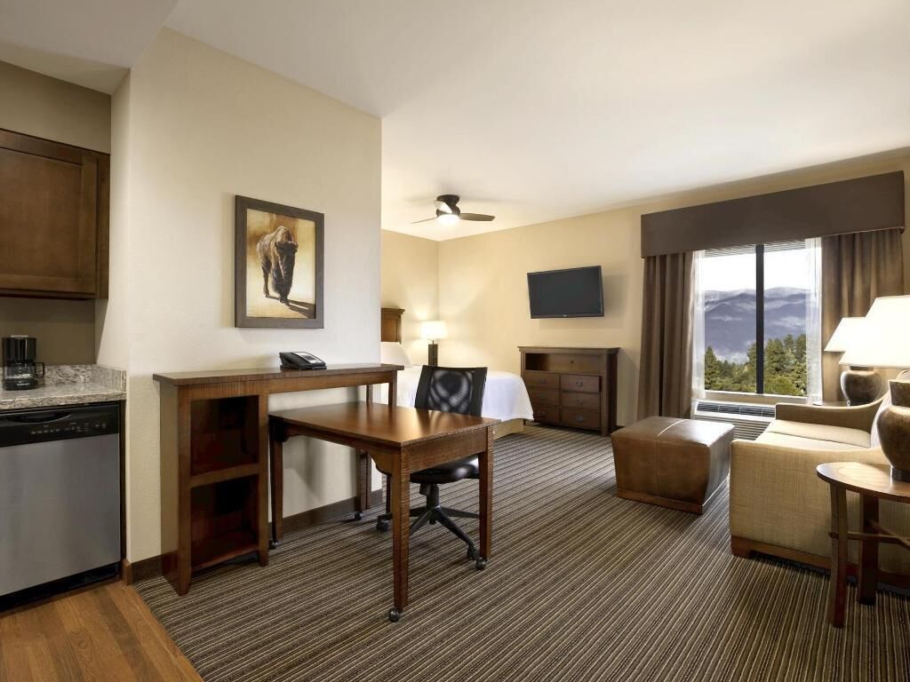 In-room safe, free WiFi, bed sheets