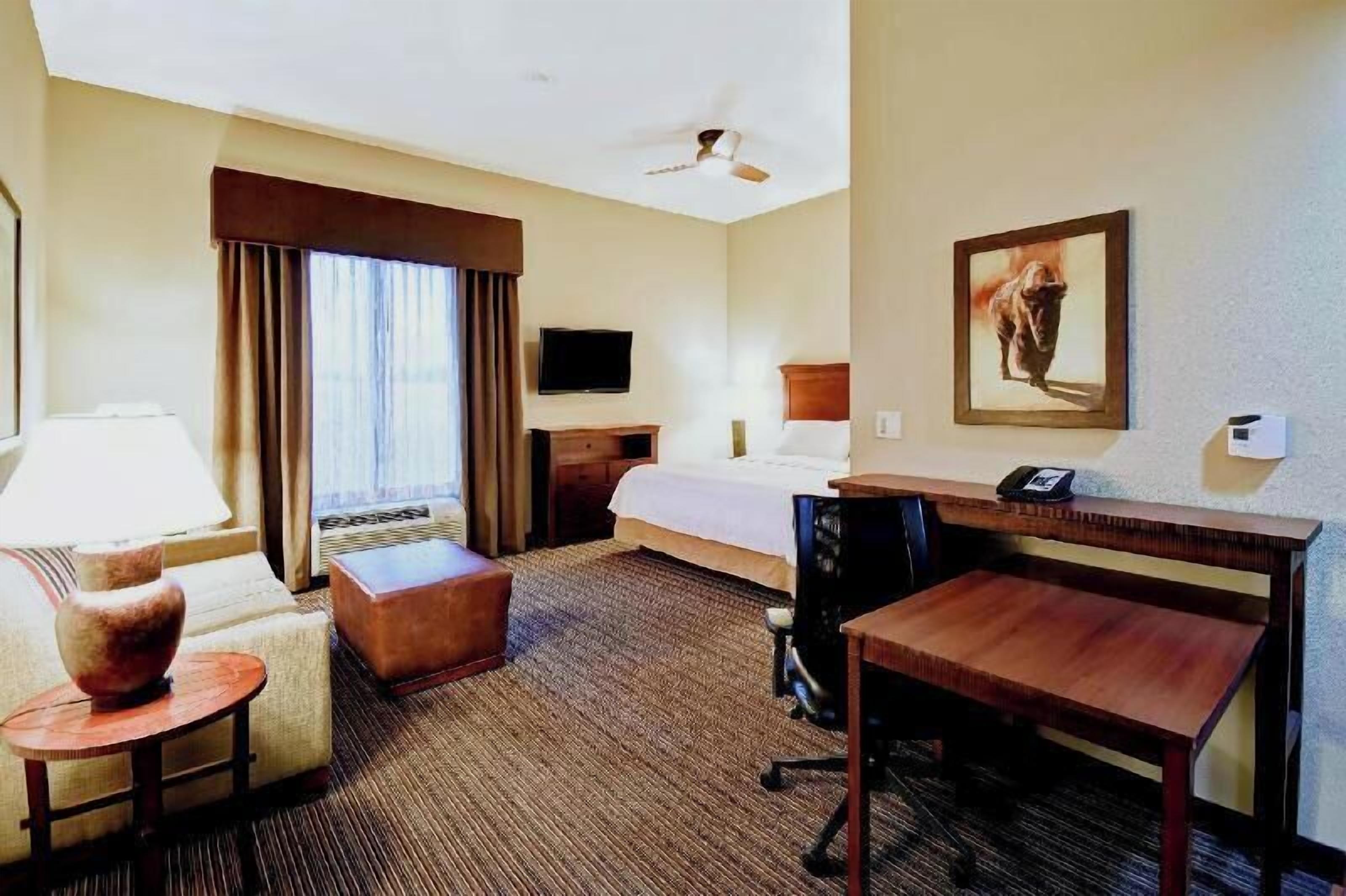 In-room safe, free WiFi, bed sheets