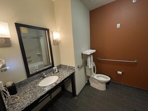 Kostenlose Toilettenartikel, Haartrockner, Handtücher, Seife