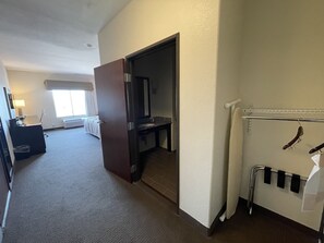 Desk, laptop workspace, iron/ironing board, free WiFi - Sleep Inn & Suites Hennessey (Hennessey)