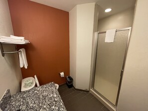 Standardzimmer, 1 King-Bett, Nichtraucher | Badezimmer