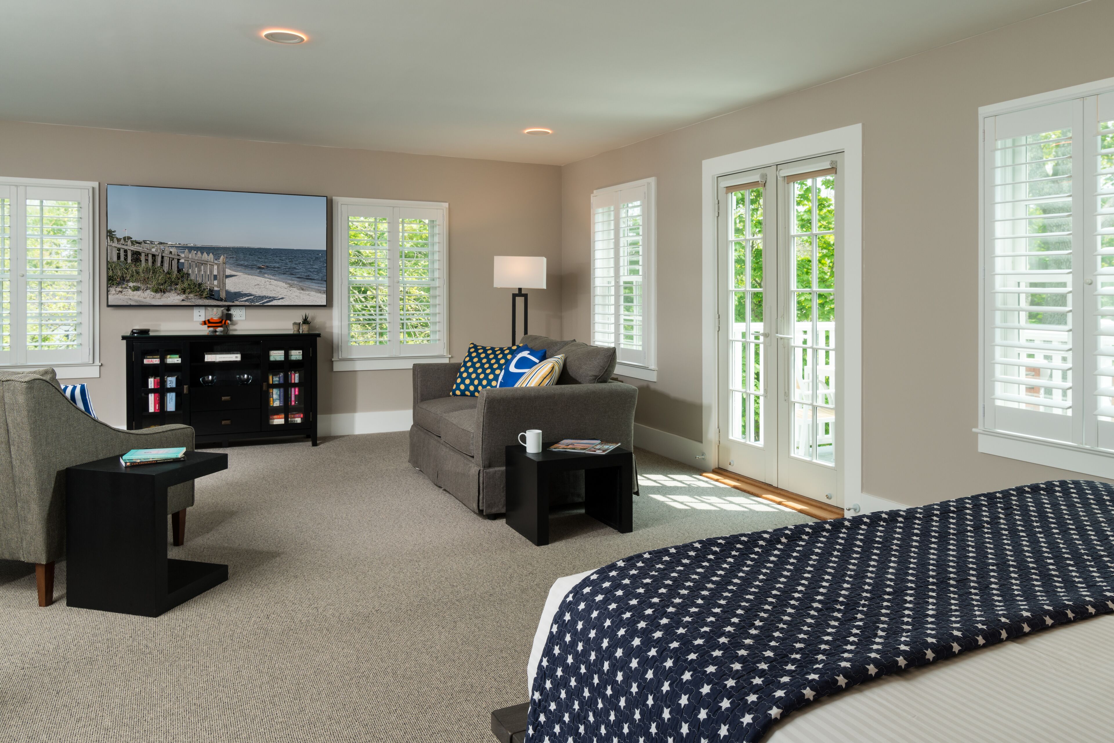 Deluxe King Studio | Living area | 50-inch Smart TV with cable channels, Netflix, DVD player