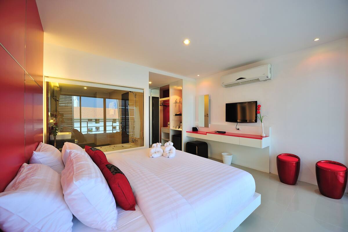 Grand Deluxe with Bathtub | 1 ห้องนอน, Wi-Fi ฟรี, ผ้าปูที่นอน
