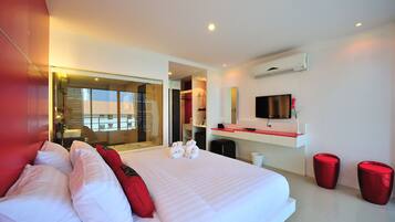 Grand Deluxe with Bathtub | 1 bedroom, free WiFi, bed sheets