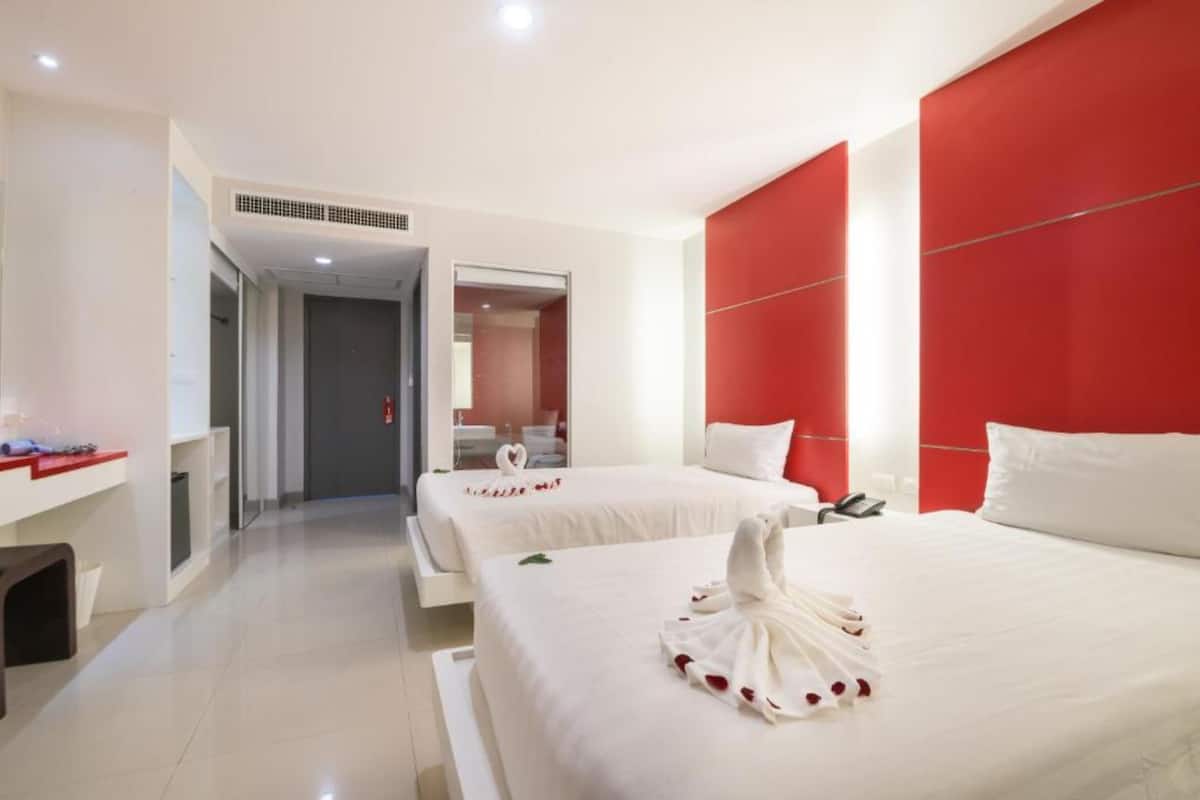 Deluxe Room, 2 Single Beds, Balcony