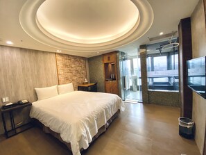 羽絨被、迷你吧、遮光布/窗簾、熨斗/熨衣板