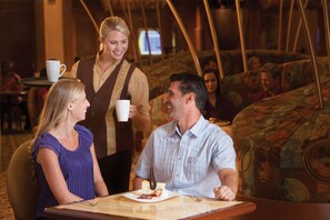 3 restaurants, lunch, dinner served; American cuisine - Hollywood Casino Joliet (Joliet)