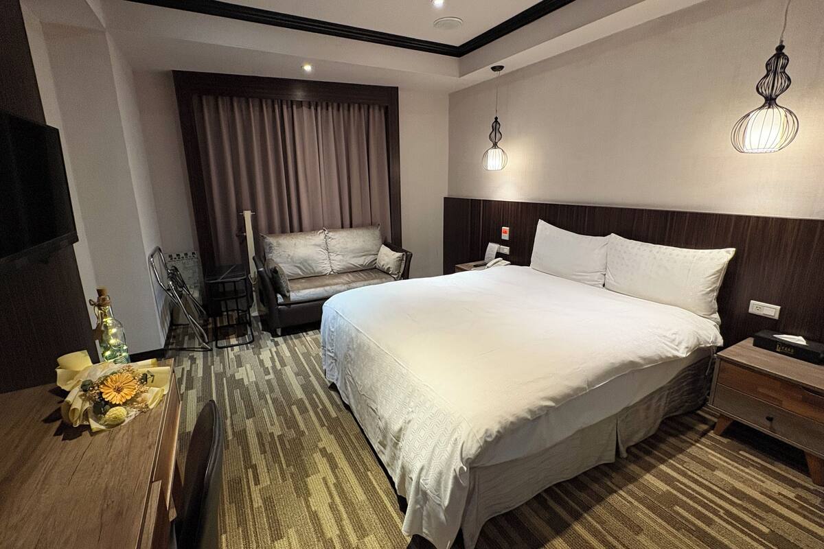 Standard Double Room | Desk, blackout drapes, WiFi (free), bed sheets