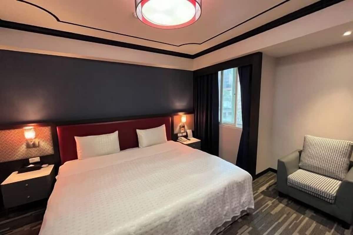 Desk, blackout drapes, free WiFi, bed sheets