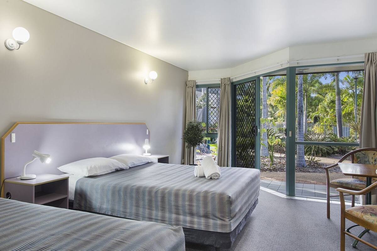 Premium bedding, in-room safe, desk, iron/ironing board