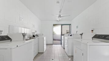 Ruang laundry