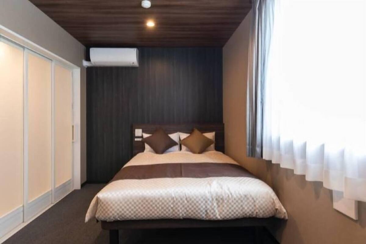 In-room safe, iron/ironing board, free WiFi, bed sheets