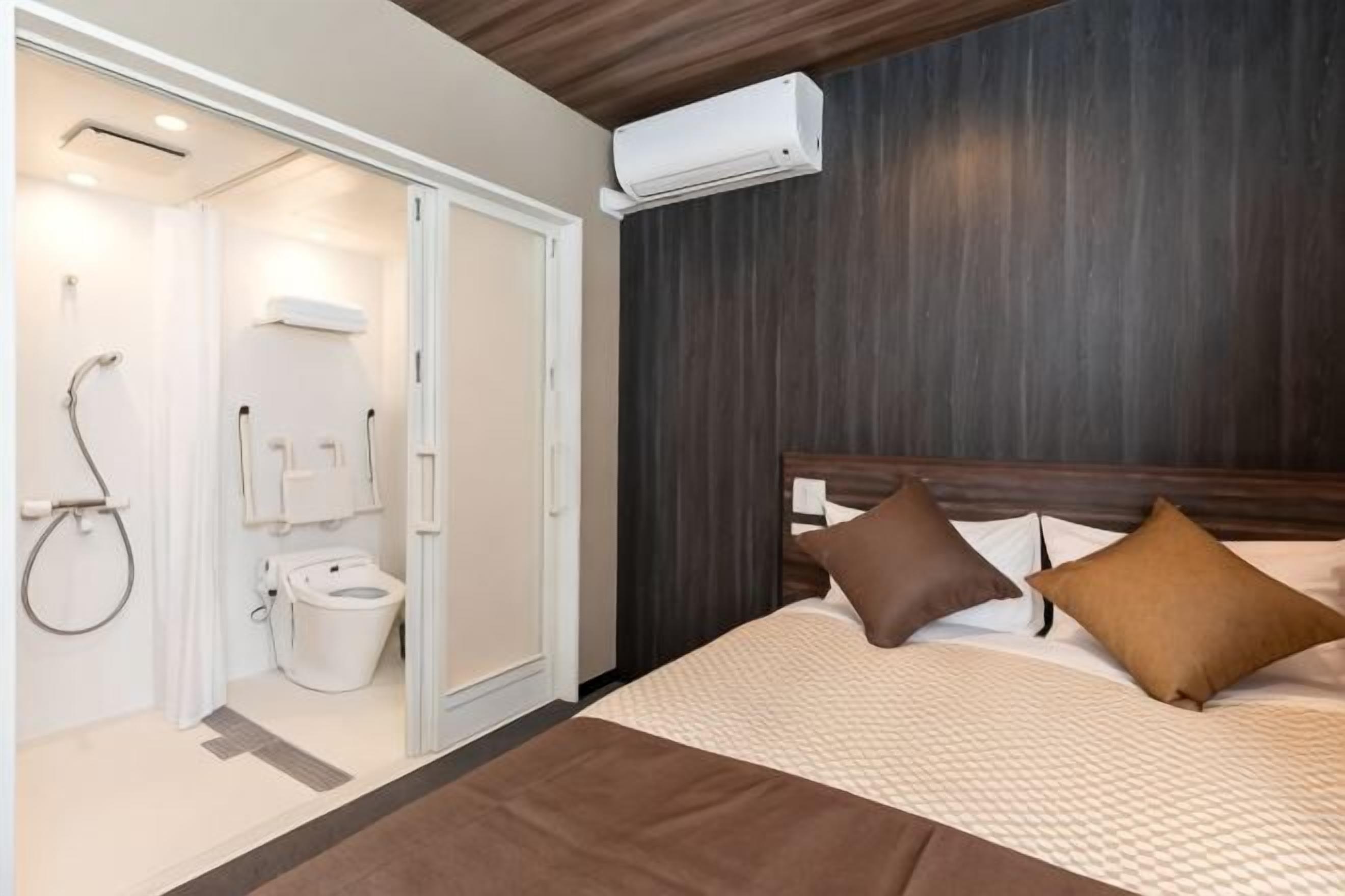 In-room safe, iron/ironing board, free WiFi, bed sheets