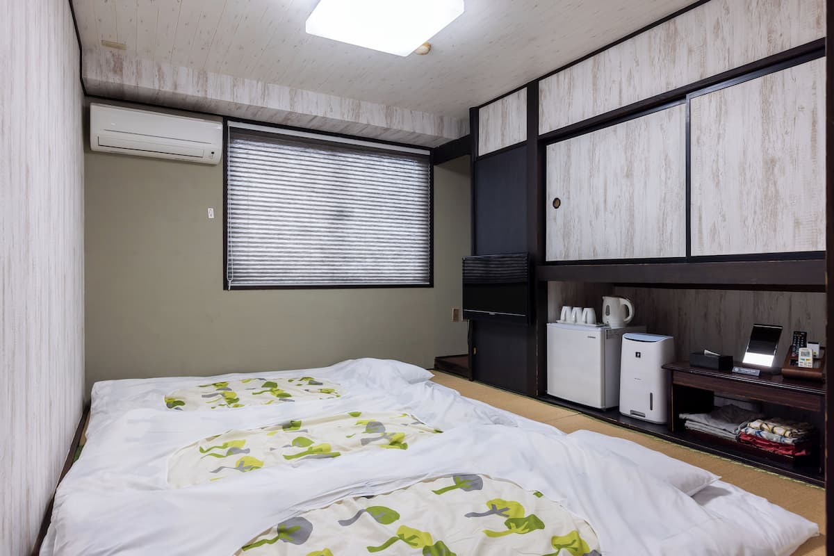 In-room safe, iron/ironing board, free WiFi, bed sheets