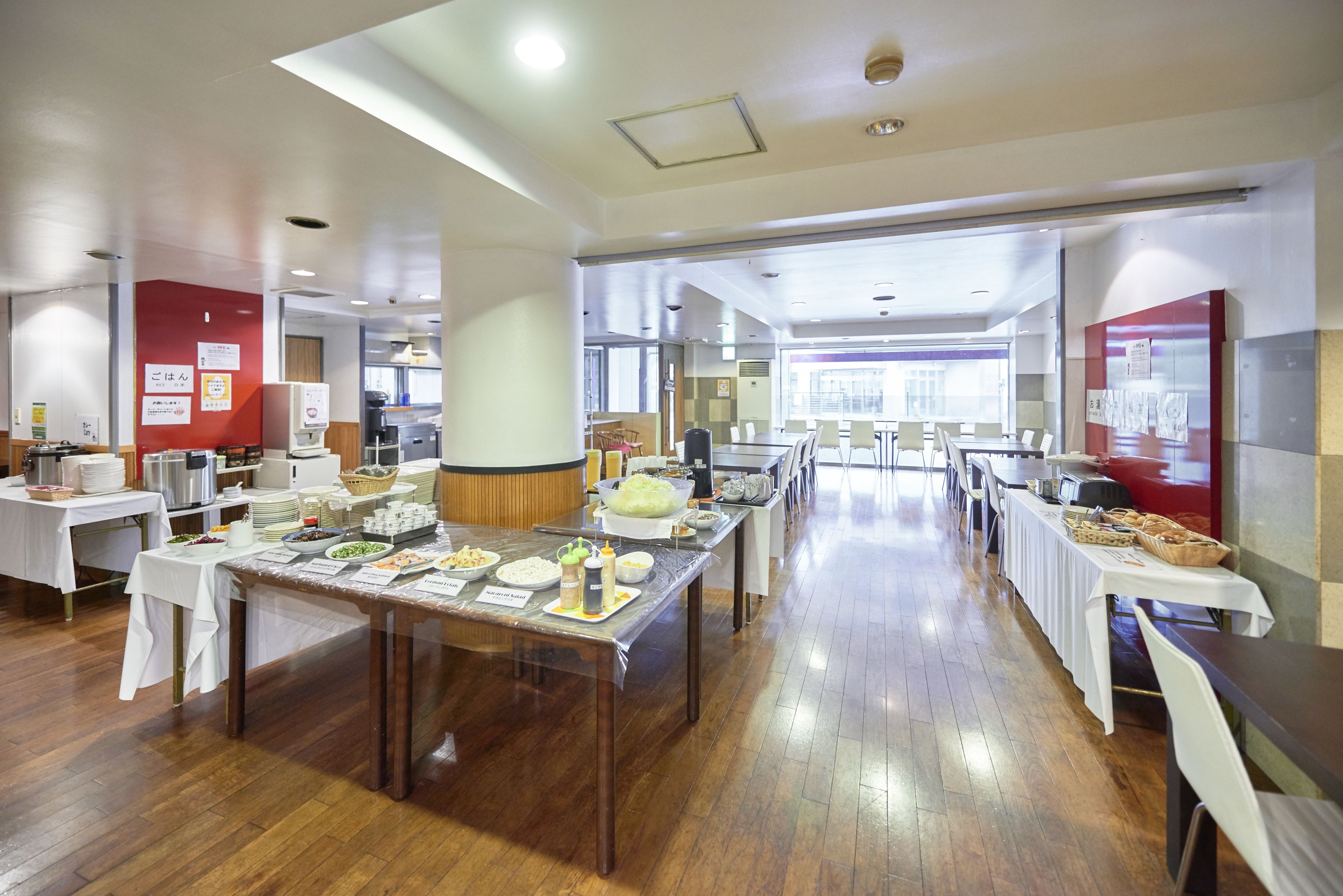 每日供应自助式早餐（每人 JPY 750）