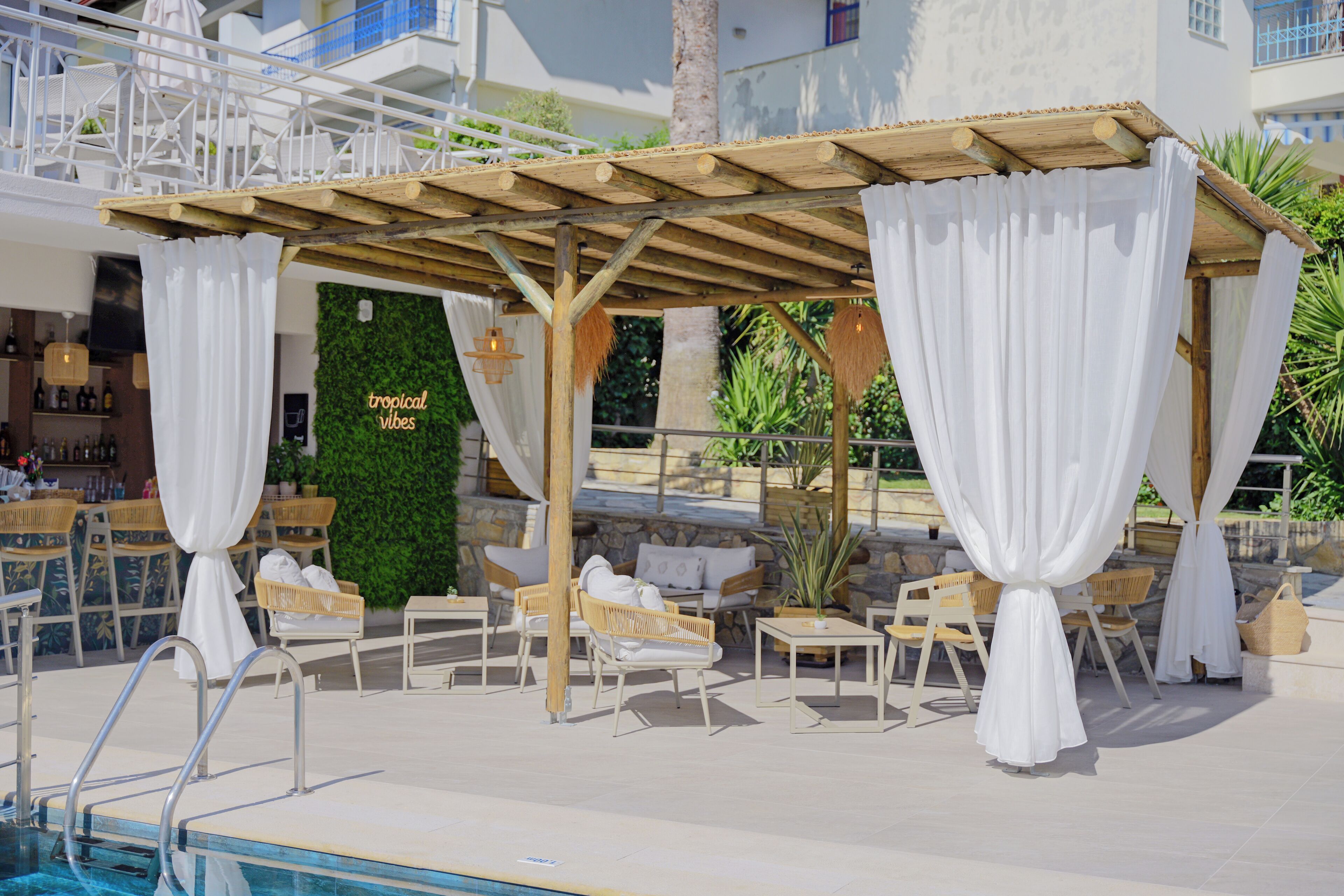 Poolside bar